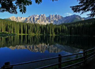 Il lago di Carezza, il lago dell’arcobaleno