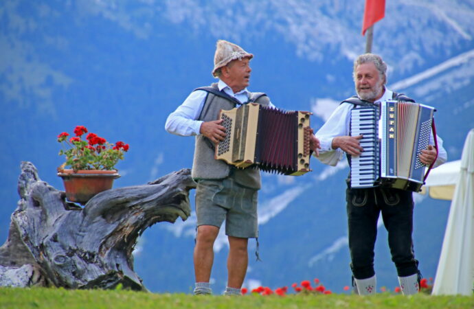 Estate 2026 in Val di Fassa: Gli Eventi Imperdibili e le Novità delle Dolomiti